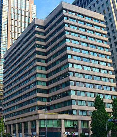 ELEGANT OFFICES AT AT MARUNOUCHI YUSEN BUILDING